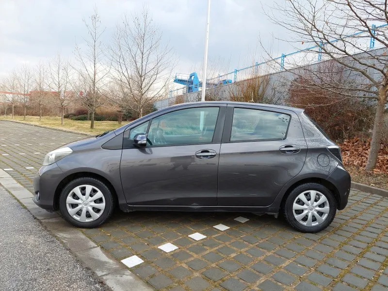 Toyota Yaris 1.0i Фейслифт/Euro5B Image 2